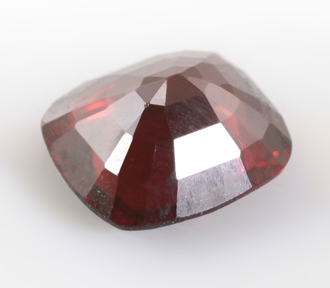 Красная шпинель 1,28 карата