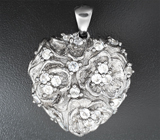 Кулон с бесцветными топазами