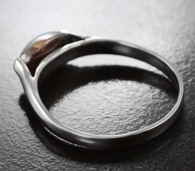 Кольцо с австралийским болдер опалом 1,55 карата