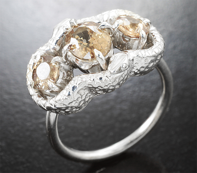 Серебро 925 Кольцо с гранатами со сменой цвета 2,05 карата