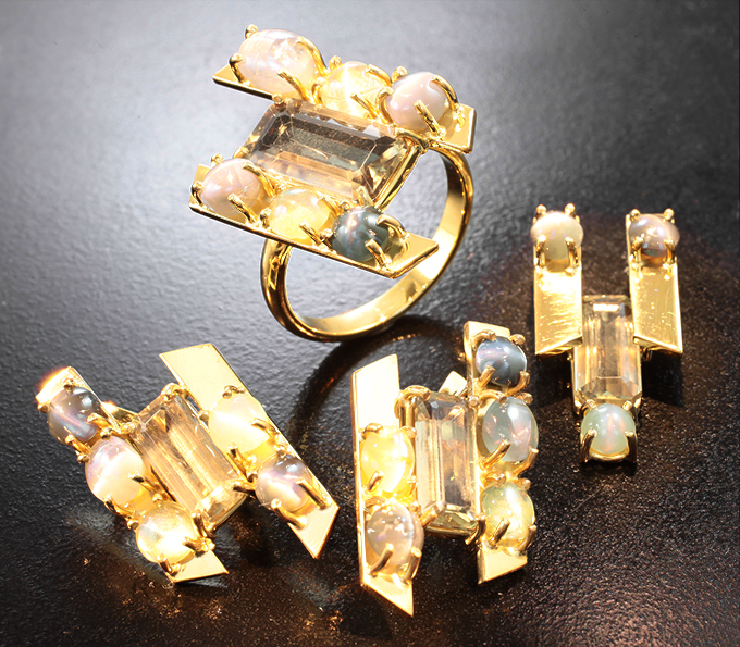 Комплект с диаспорами 9,52 карата и хризобериллами 13,03 карата