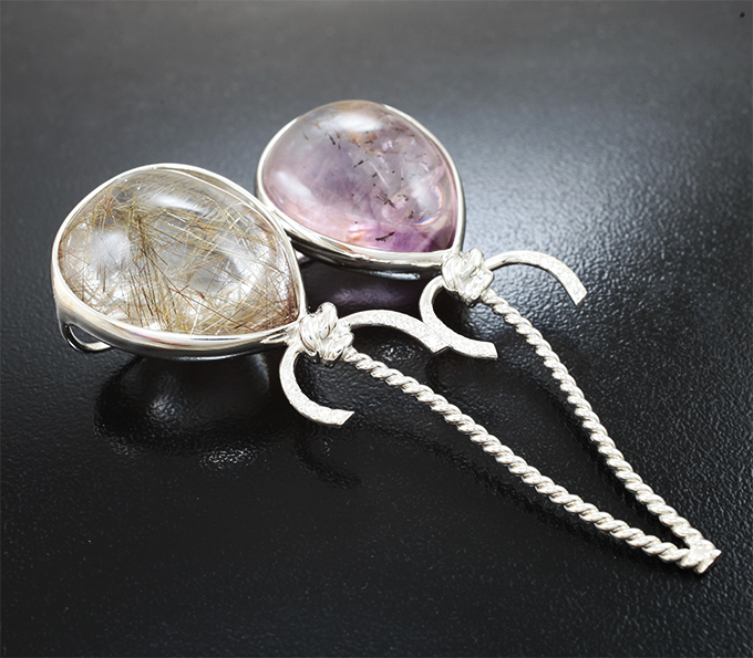 Брошь с аметрином с гетитом 37,77 карата, рутиловым кварцем 56,47 карата и лейкосапфирами