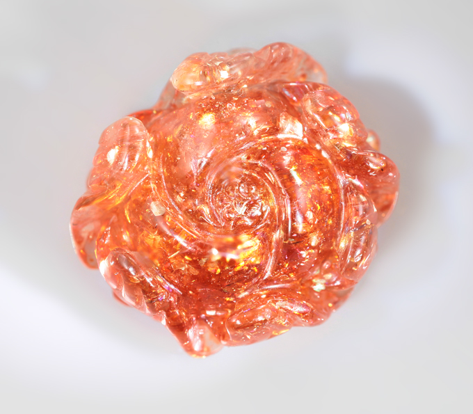 Резной солнечный камень 16,67 карата