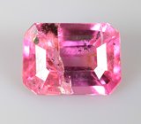 "Неоновая" розовая шпинель 0,52 карата