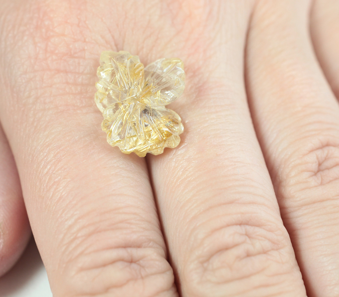 Резной рутиловый кварц 10,5 карата