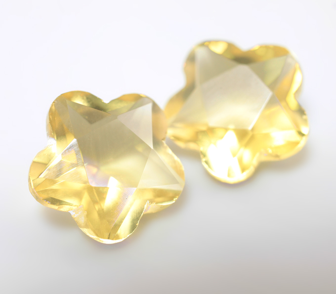 Крупная пара лимонных цитринов авторской огранки 17,53 карата