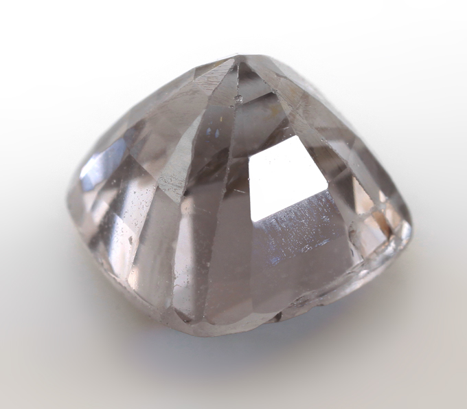 Титановая шпинель 2,06 карата