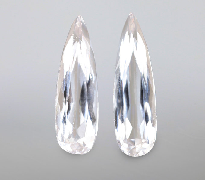 Пара бесцветных данбуритов 3,44 карата