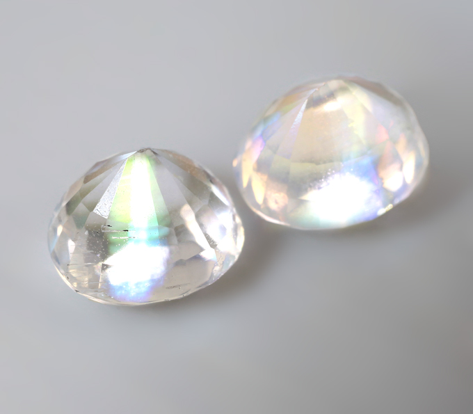 Пара ограненных лунных камней 2,16 карата