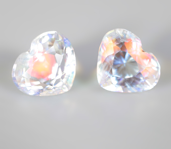 Пара ограненных лунных камней 2,22 карата