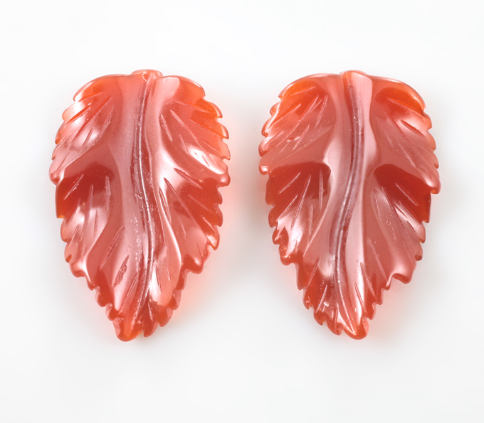 Пара резного карнелиана 10,26 карата
