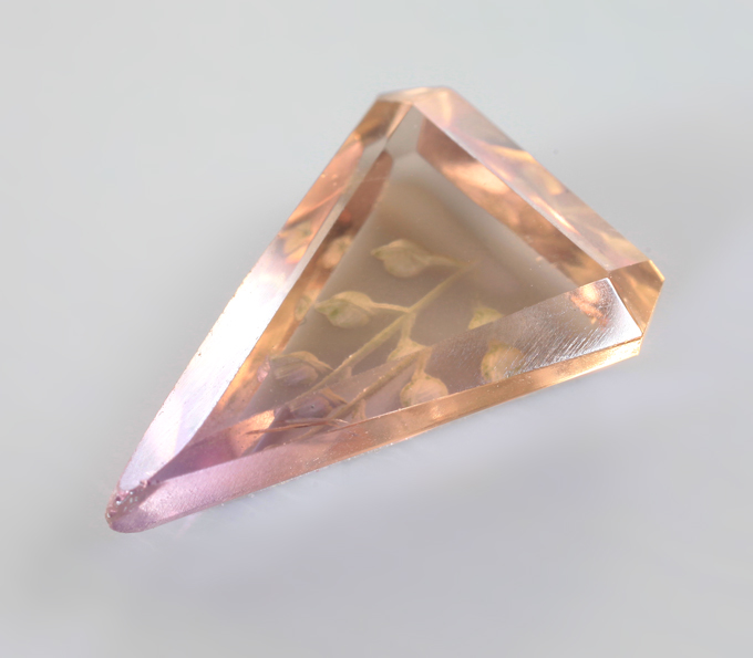 Резной аметрин 7,12 карата