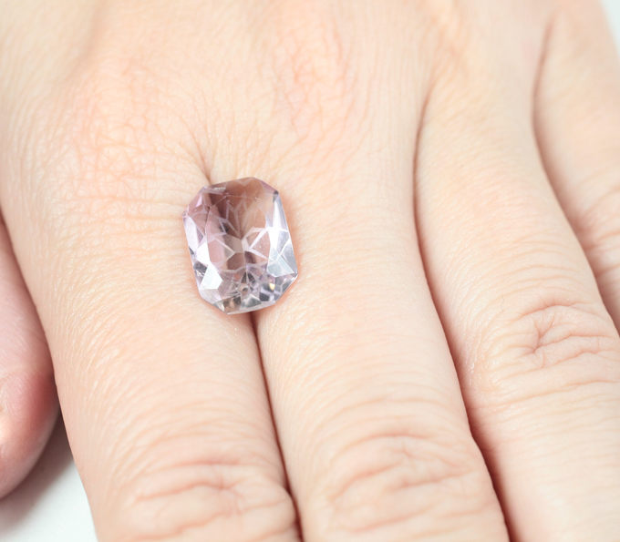 Резной аметрин 5,23 карата