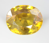 Зеленовато-желтый сфен 2,42 карата