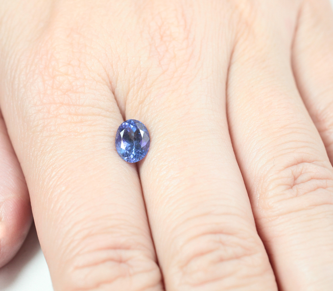 Танзанит высокой чистоты 1,73 карата