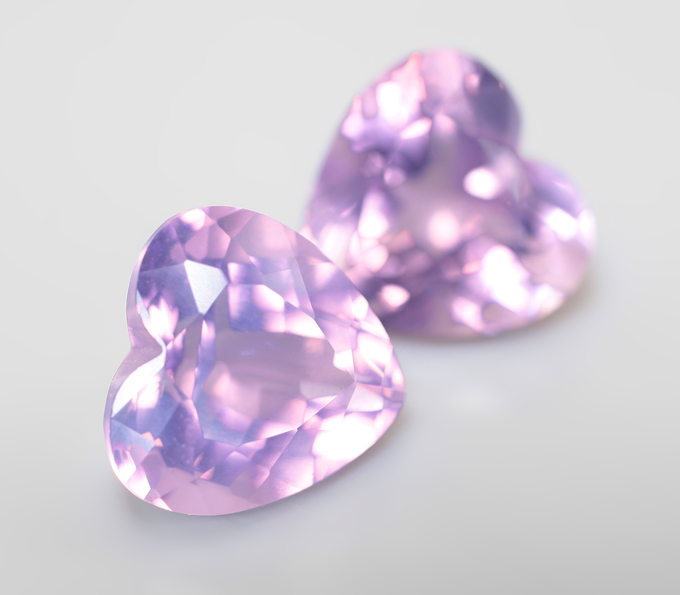 Пара чистейших лавандовых аметистов 13,21 карата
