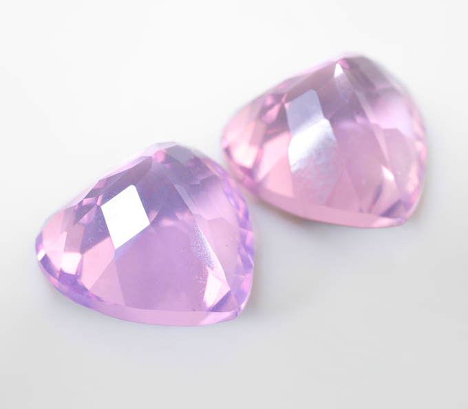 Пара чистейших лавандовых аметистов 13,21 карата