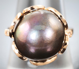 Кольцо с крупной цветной морской жемчужиной 17,81 карата и лейкосапфирами Золото