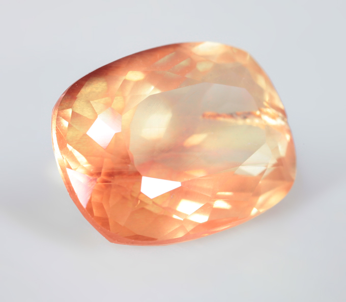 Крупный андезин 7,62 карата