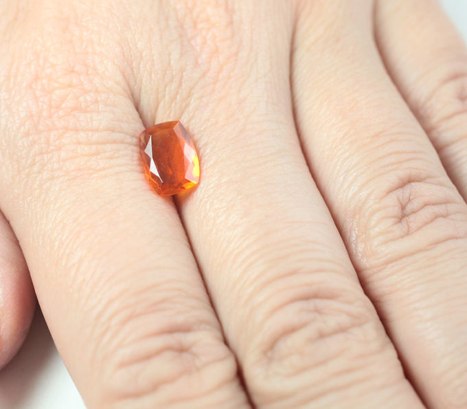 Мексиканский ограненный "огненный" опал 1,18 карата