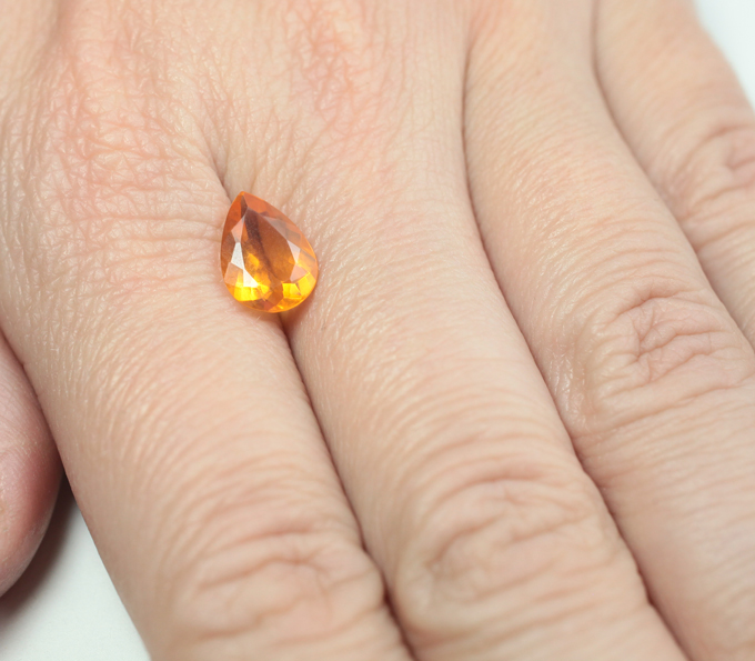 Мексиканский ограненный "огненный" опал 1,33 карата