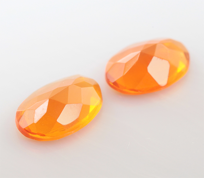 Пара мексиканских ограненных "огненных" опалов 0,87 карата