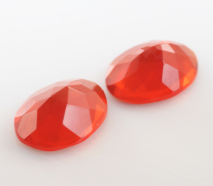 Пара мексиканских ограненных "огненных" опалов 1,57 карата