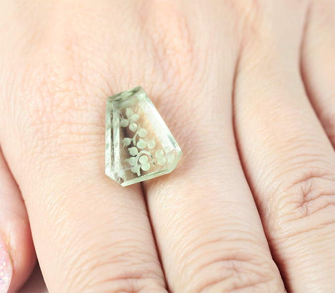 Резной зеленый аметист 10,66 карата