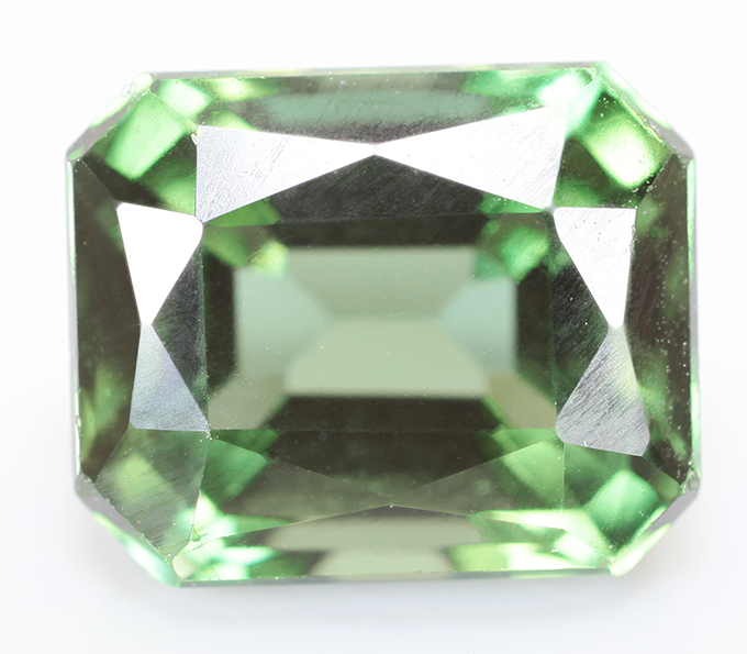 Зеленый "неоновый" апатит 3,64 карата