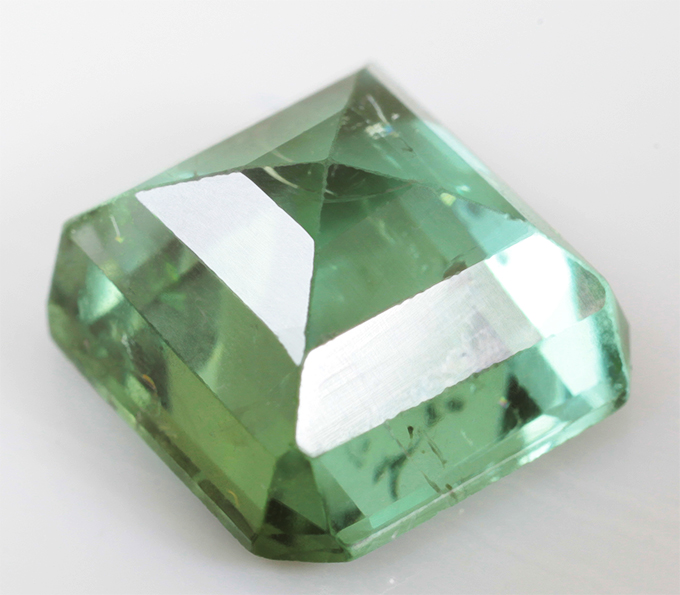 Полихромный "неоновый" турмалин 4,29 карата