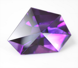 Чистейший крупный уругвайский аметист авторской огранки 30,3 карата