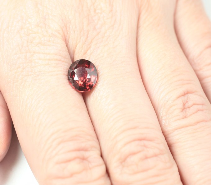 Пироп гранат 3,2 карата
