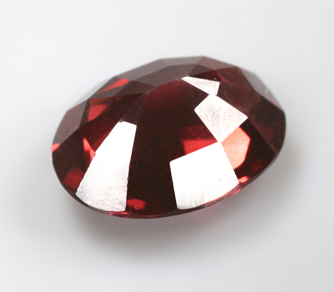 Пироп гранат 3,7 карата