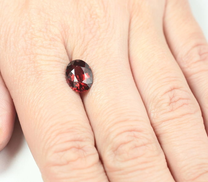 Пироп гранат 3,7 карата