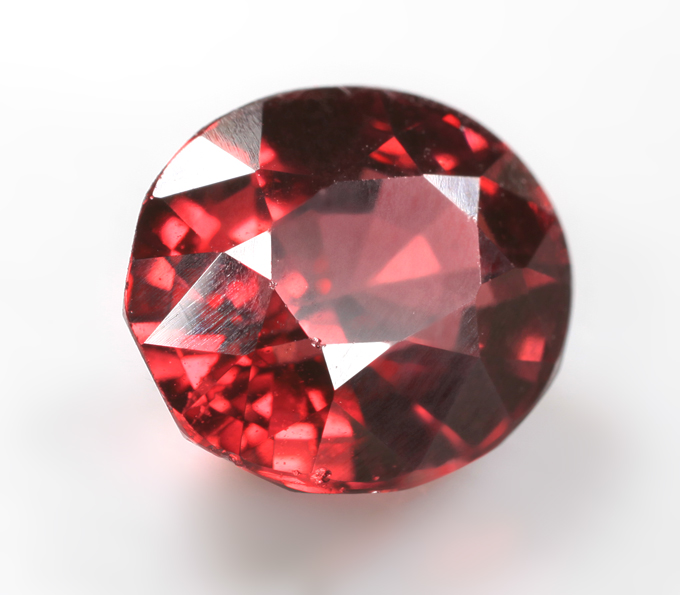 Пироп гранат 3,3 карата