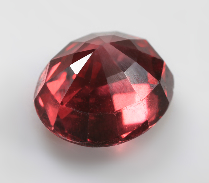 Пироп гранат 3,3 карата
