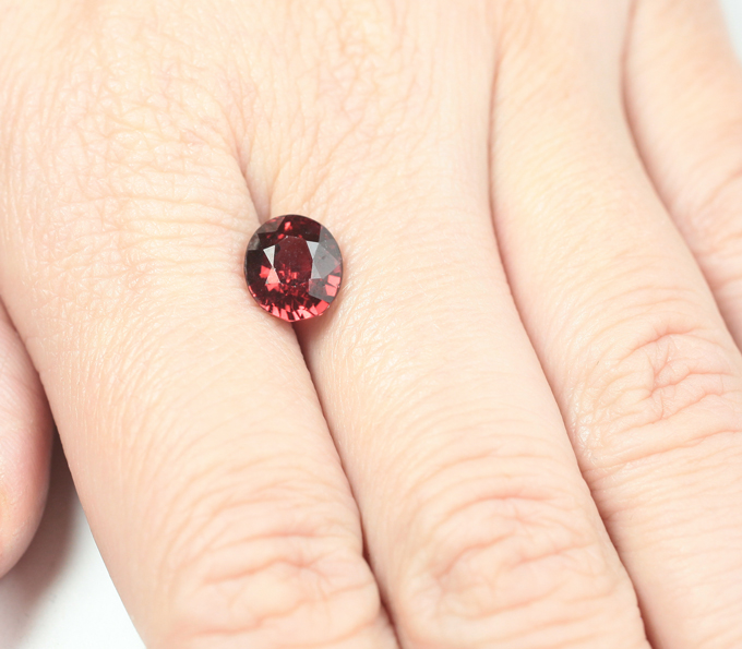 Пироп гранат 3,3 карата