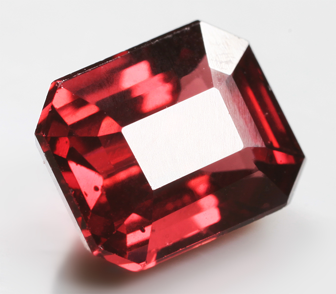 Пироп гранат 3,19 карата
