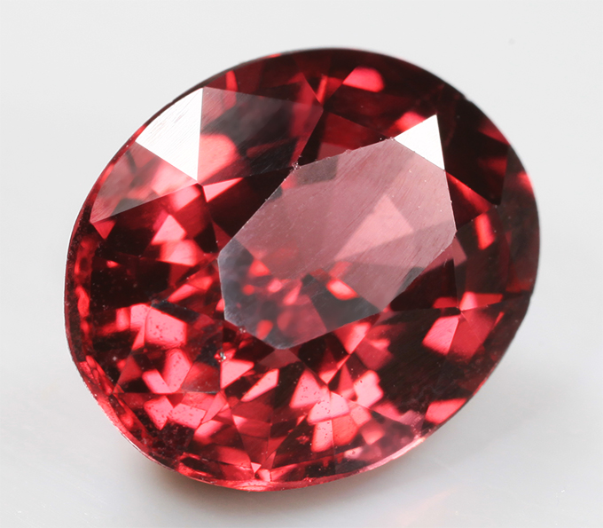 Пироп гранат 3,06 карата
