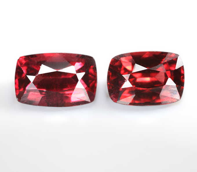 Пара пиропов гранатов 6,52 карата