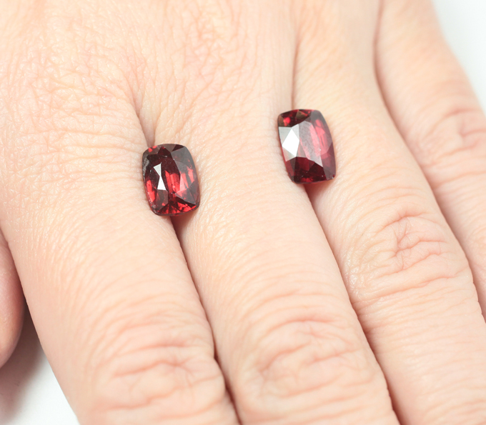 Пара пиропов гранатов 6,52 карата