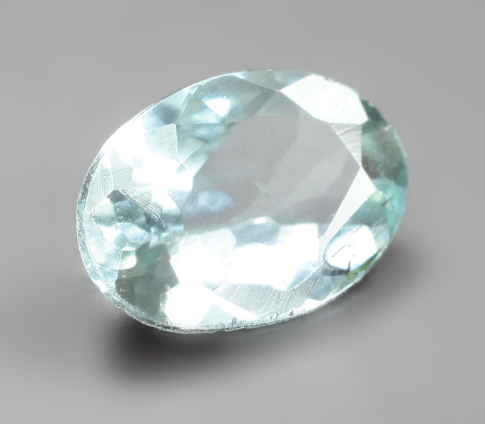 Полихромный цоизит 0,69 карата