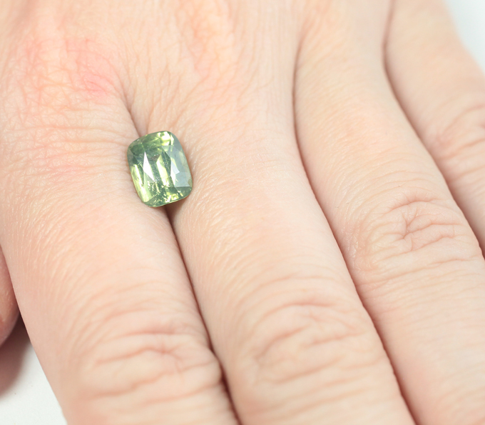 Редкий цвет! Желто-зеленый циркон 3,62 карата