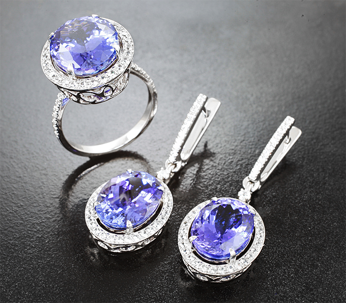 Золото Комплект с танзанитами 19,32 карата и бесцветными цирконами