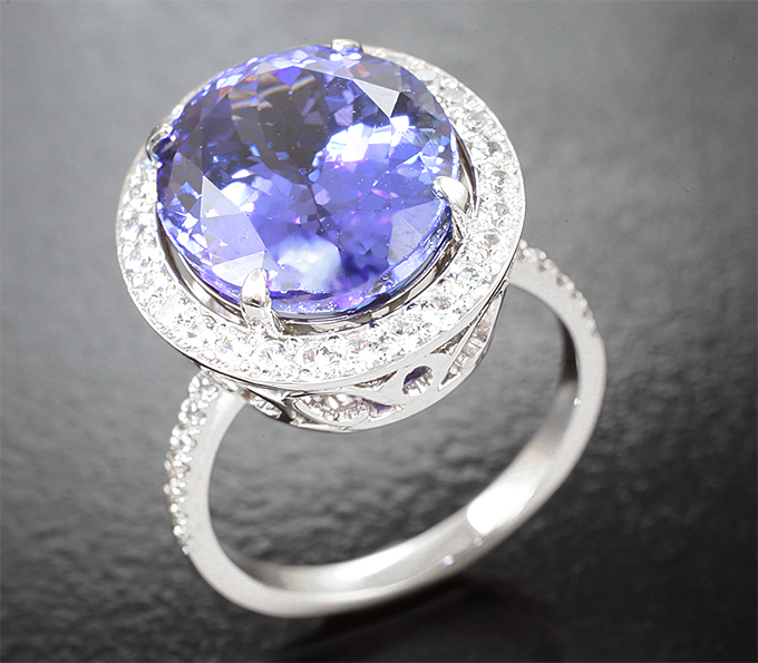Комплект с танзанитами 19,32 карата и бесцветными цирконами