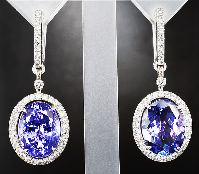 Комплект с танзанитами 19,32 карата и бесцветными цирконами
