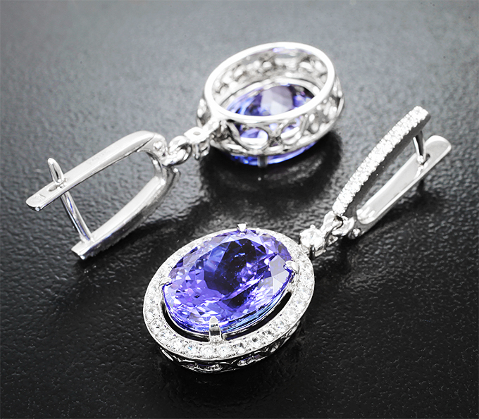 Комплект с танзанитами 19,32 карата и бесцветными цирконами