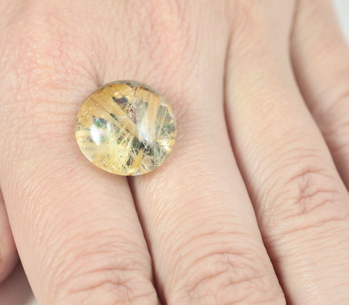 Крупный рутиловый кварц 15,6 карата