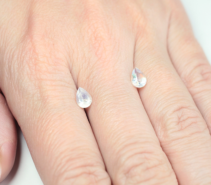 Пара ограненных лунных камней 1,17 карата