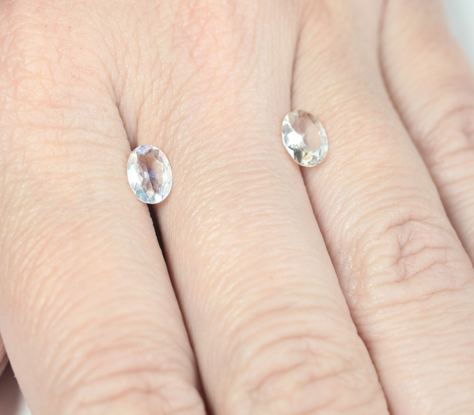 Пара ограненных лунных камней 1,27 карата